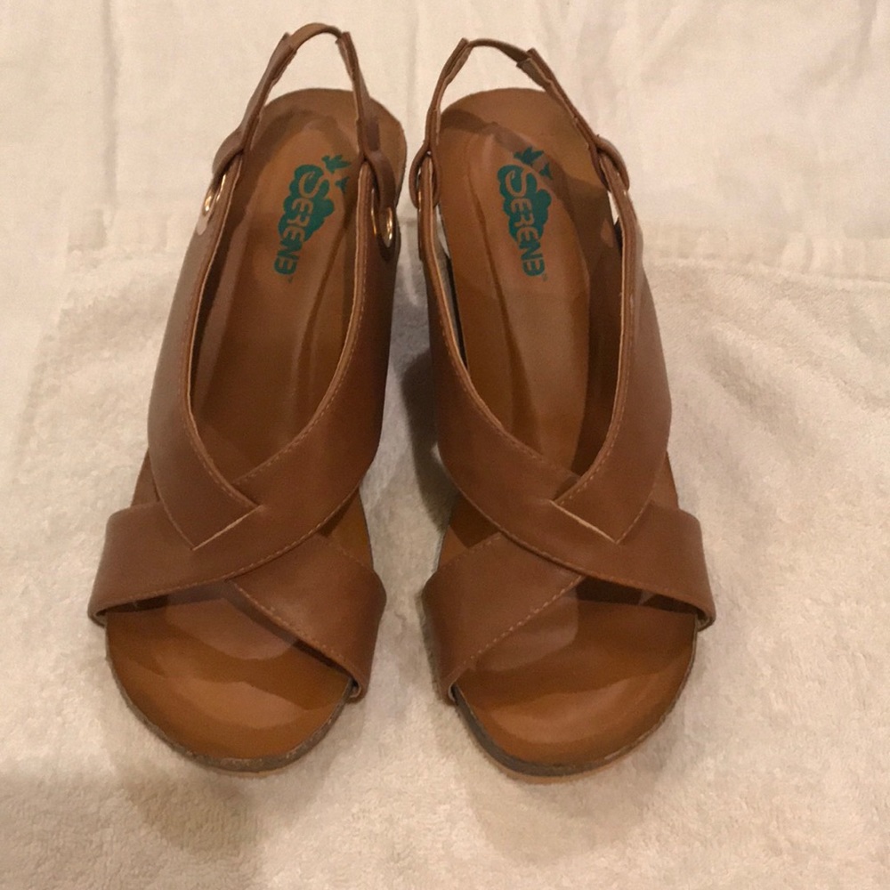 Brown wedge